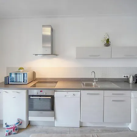 Moli - 3pieces - 4min - Luxe - Vca Apartment